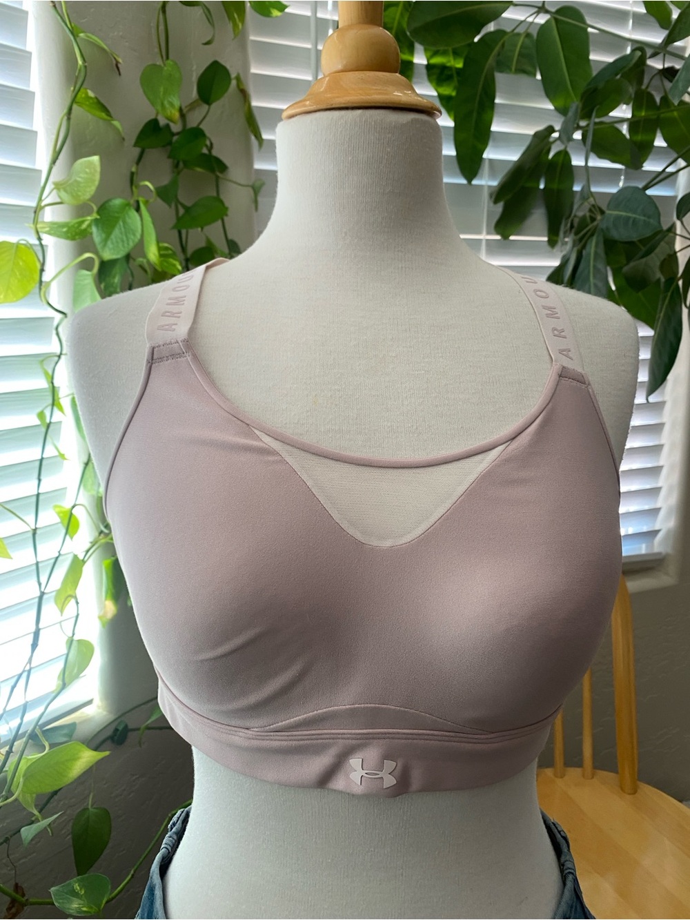 Under Armour Mauve Pink V-Cut Support Sports Bra